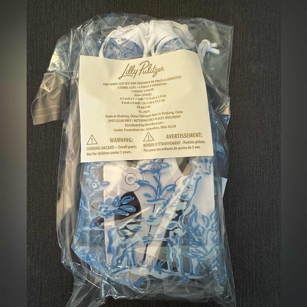 NWT LILLY PULITZER GWP TOWEL CLIP SET 4 TOWEL CLIPS RESORT WHITE TALL TALES